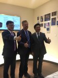 “媽媽的沙發”亮相深圳展 左右沙發傳遞幸福正能量